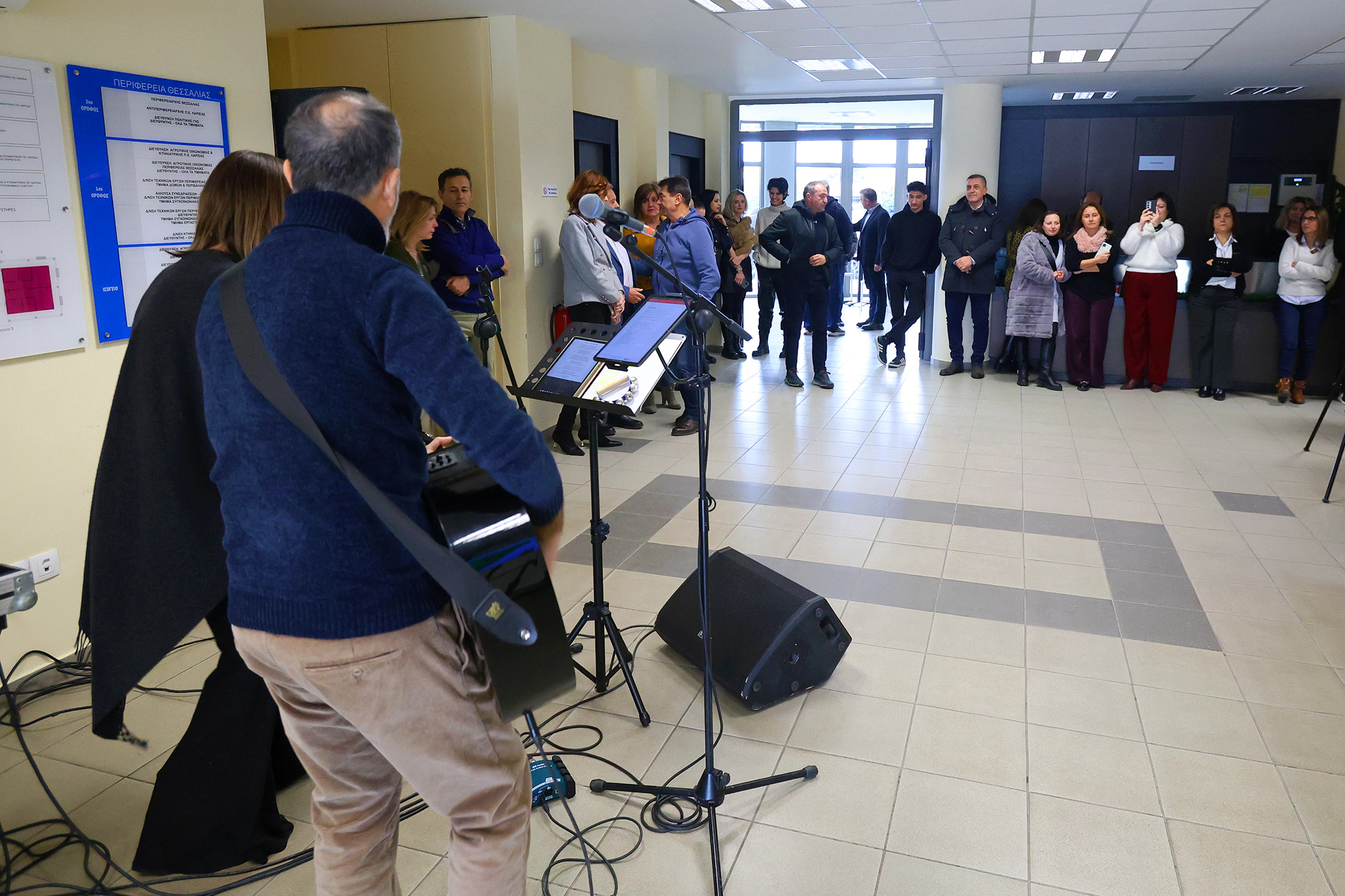 Η έκπληξη του Δημ. Κουρέτα στους εργαζόμενους της Περιφέρειας (video)