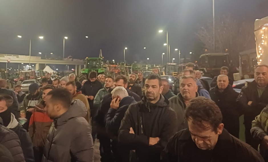 Κρίσιμη συνέλευση στο μπλόκο της Νίκαιας- Μαρούδας: Θα ακούσουμε τα μέτρα της κυβέρνησης την Τετάρτη και μετά μπλακάουτ