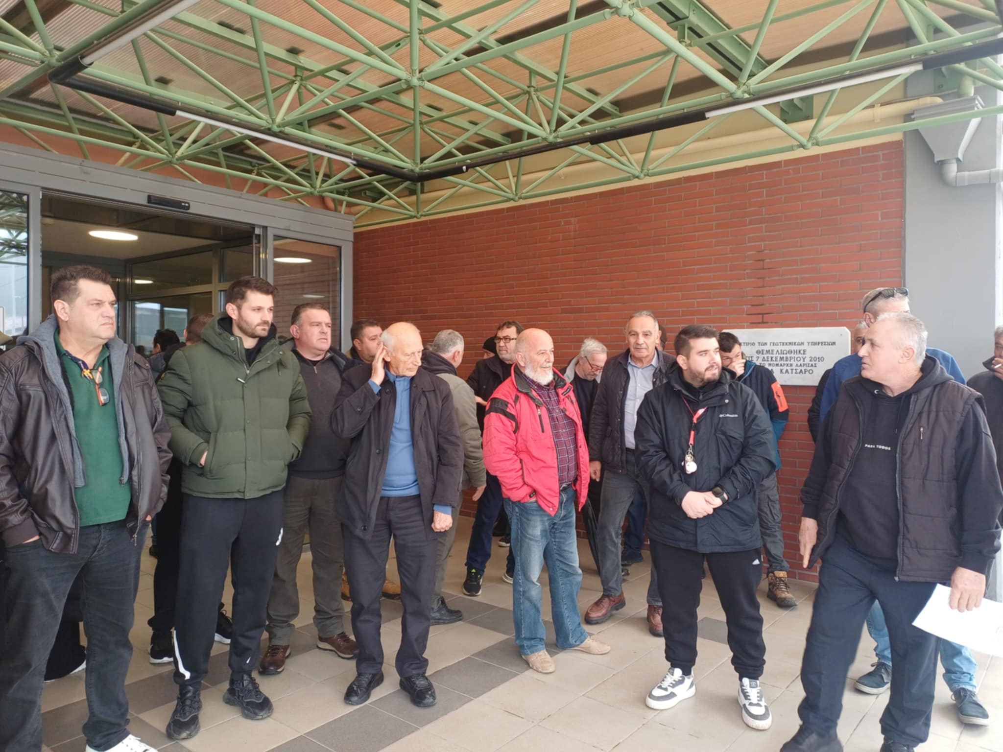 Στην περιφέρεια οι παραγωγοί ΛαΊκών αγορών που από σήερα απεργούν (ΦΩΤΟ)