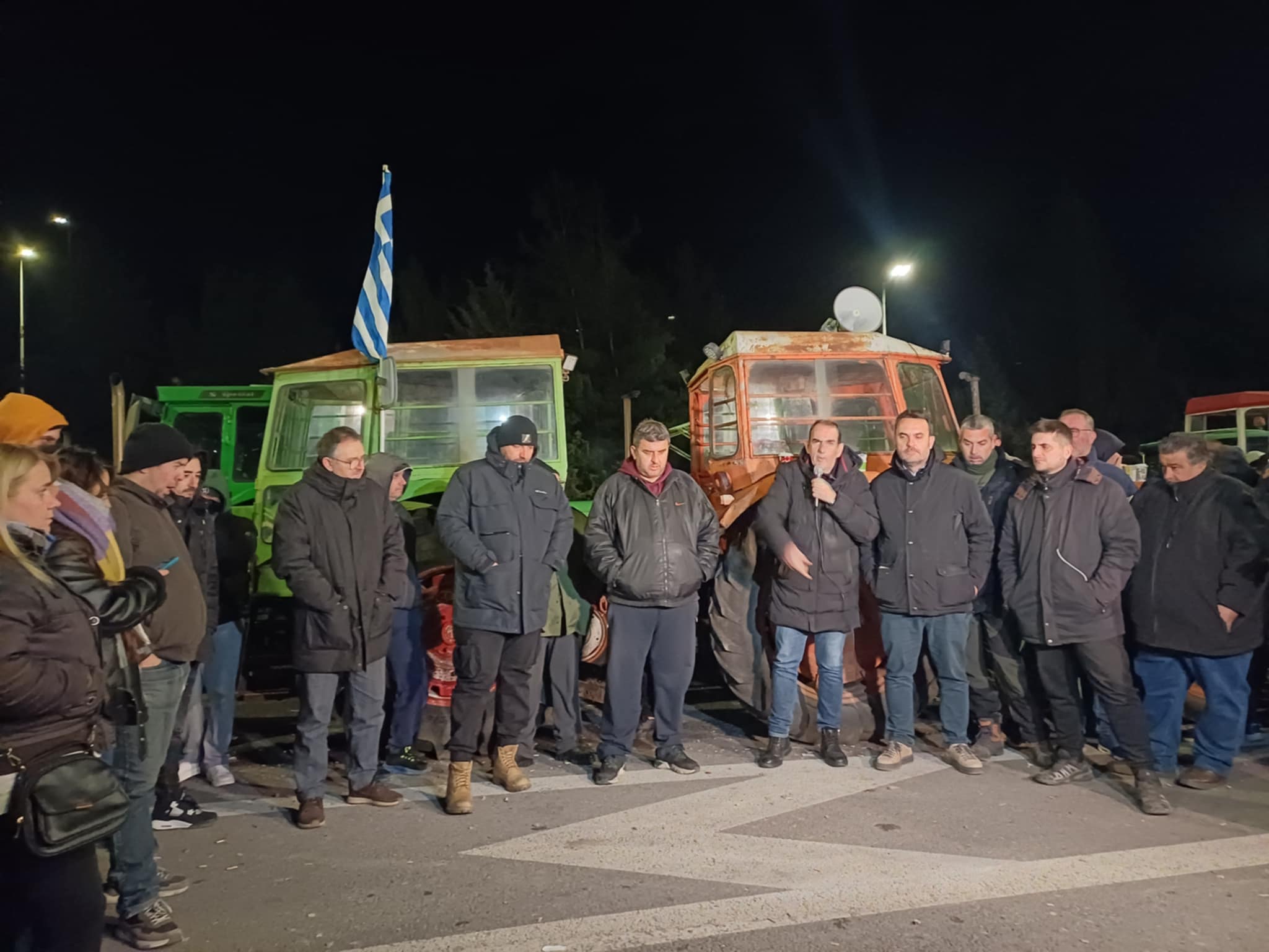 Ραγδαίες εξελίξεις στο μπλόκο της Νίκαιας:Δεν πάνε αύριο Μαίμου, ζητούν νέα συνάντηση και κλιμακώνουν τον αγώνα (ΦΩΤΟ+video)