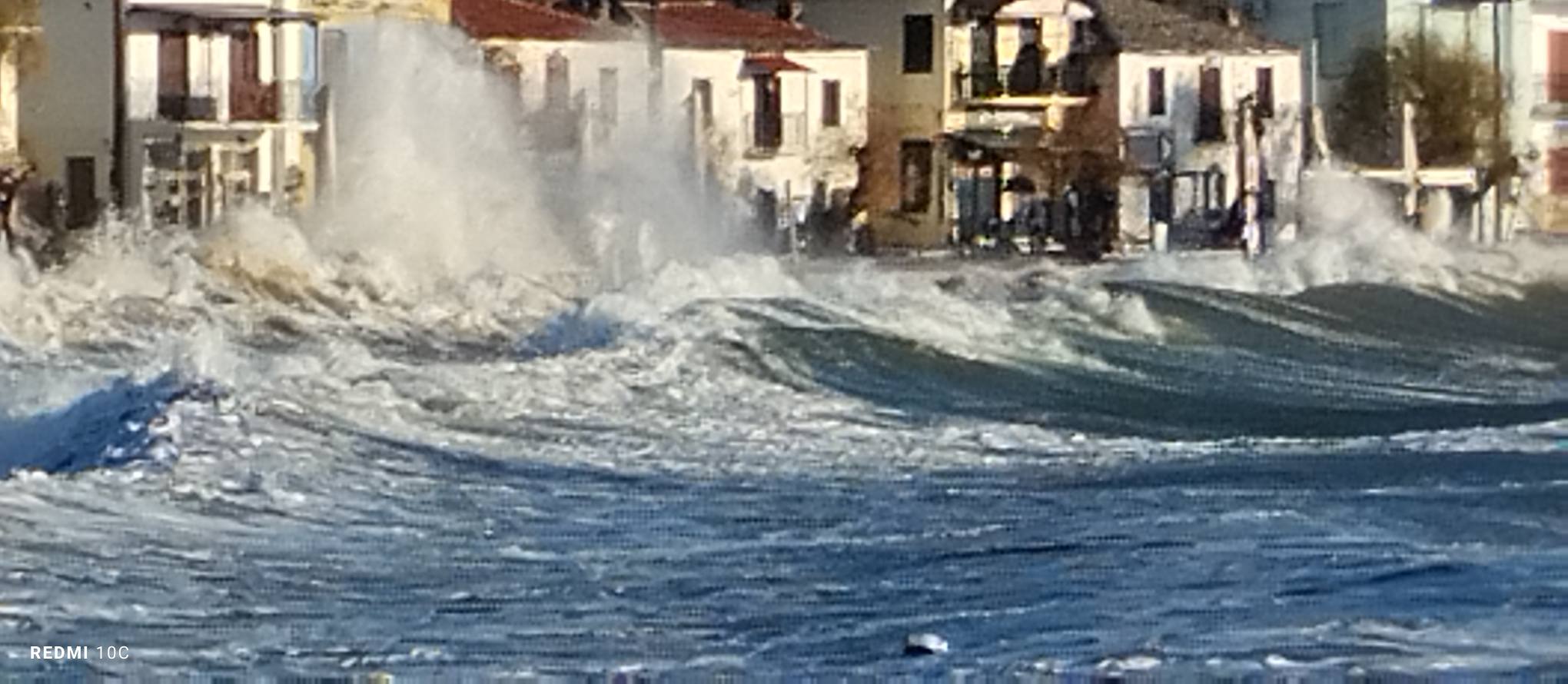 Συγκλονιστικές εικόνες από την πρόσφατη φουρτούνα στην Άφυσσο Πηλίου (ΦΩΤΟ)