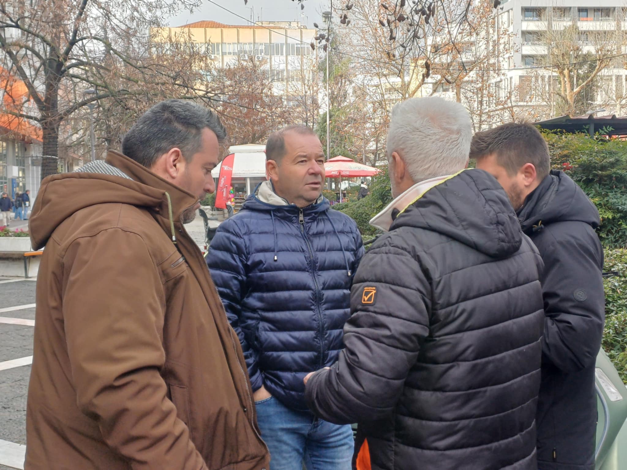 Κατέθεσαν μήνυση για τους βανδαλισμούς στα τρακτερ τους στο μπλόκο της Νίκαιας οι δύο αγρότες ΦΩΤΟ)