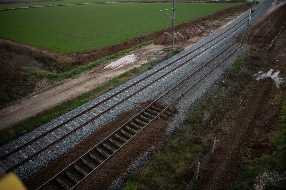 Σε εξέλιξη τα έργα αποκατάστασης στη διπλή σιδηροδρομική γραμμή Αθήνα-Θεσσαλονίκη -Αυτοψία Κυρανάκη
