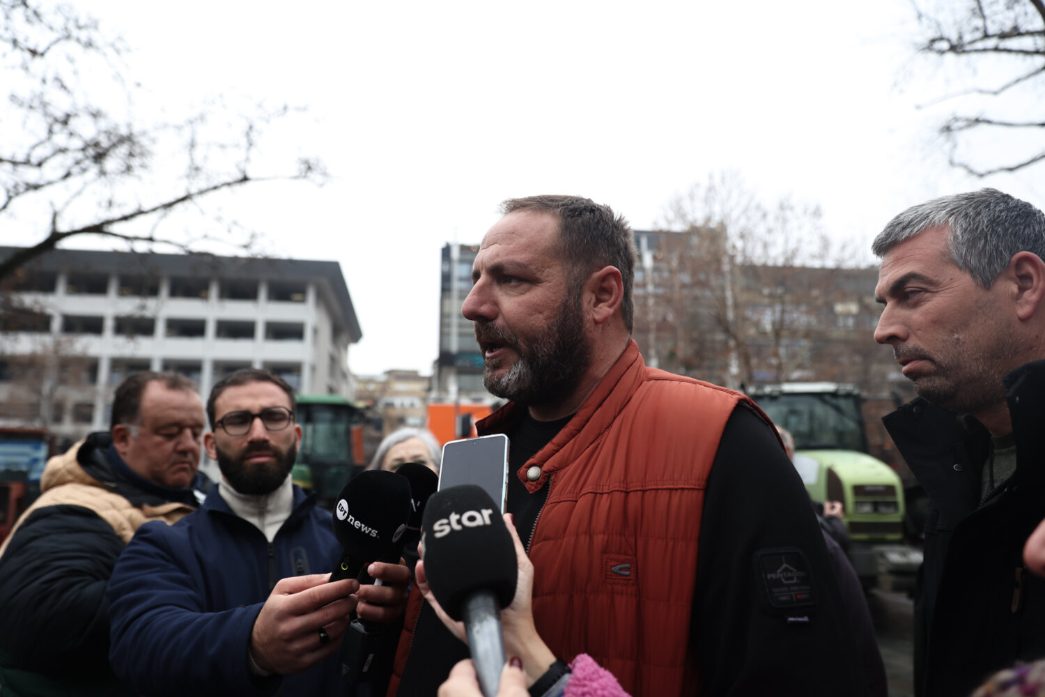 Έφυγαν από το μπλόκο της Νίκαιας και ήρθαν στην κεντρική παλτεία τα τρακετρ (ΦΩΤΟ)