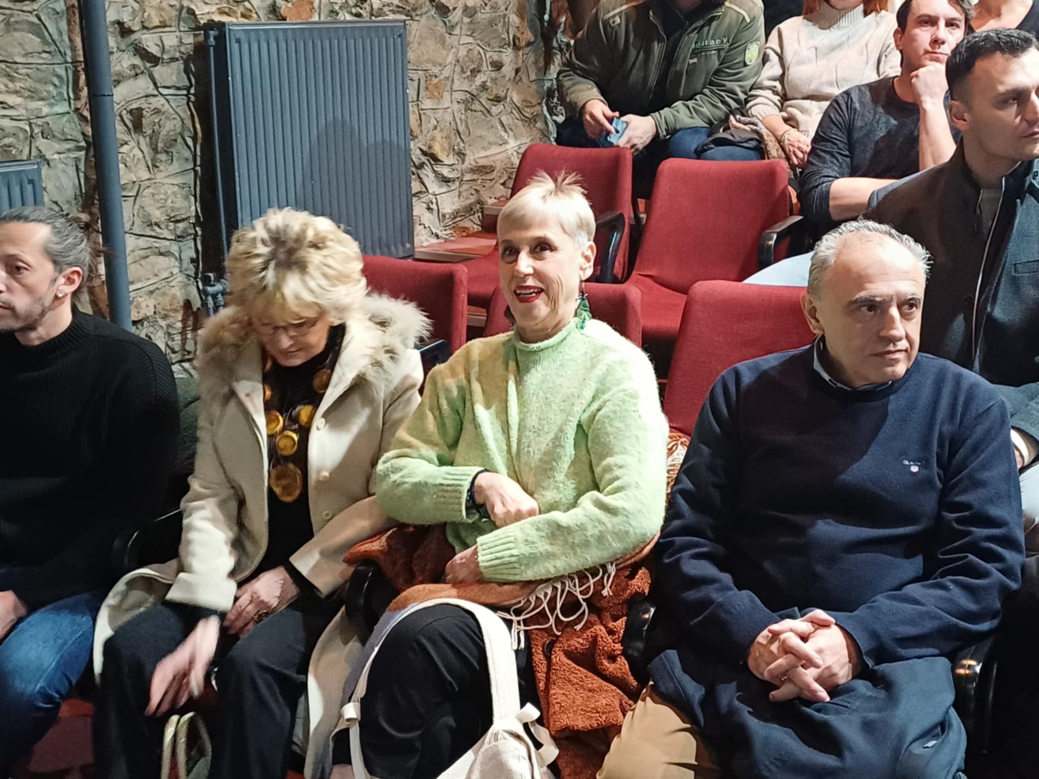 Έκοψε την πρωτοχρονιάτικη πίτα το Θεσσαλικό θεάτρο (ΦΩΤΟ+video)