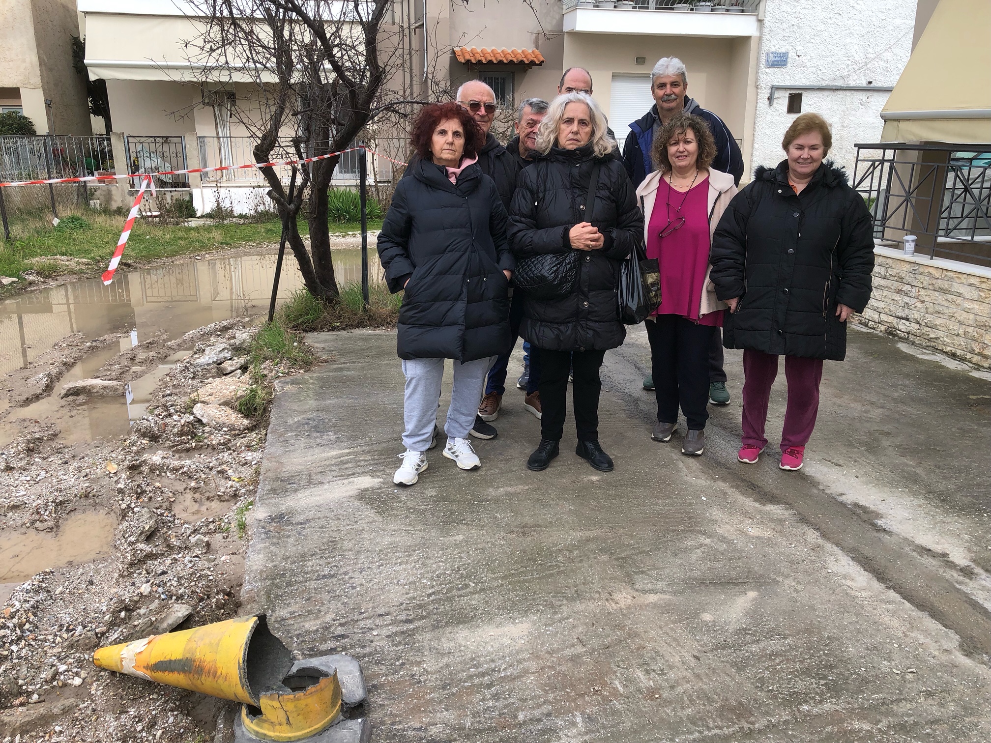 Μία λίμνη σε συνοικία της Λάρισας...προκαλεί έντονες διαμρτυρίες (ΦΩΤΟ)