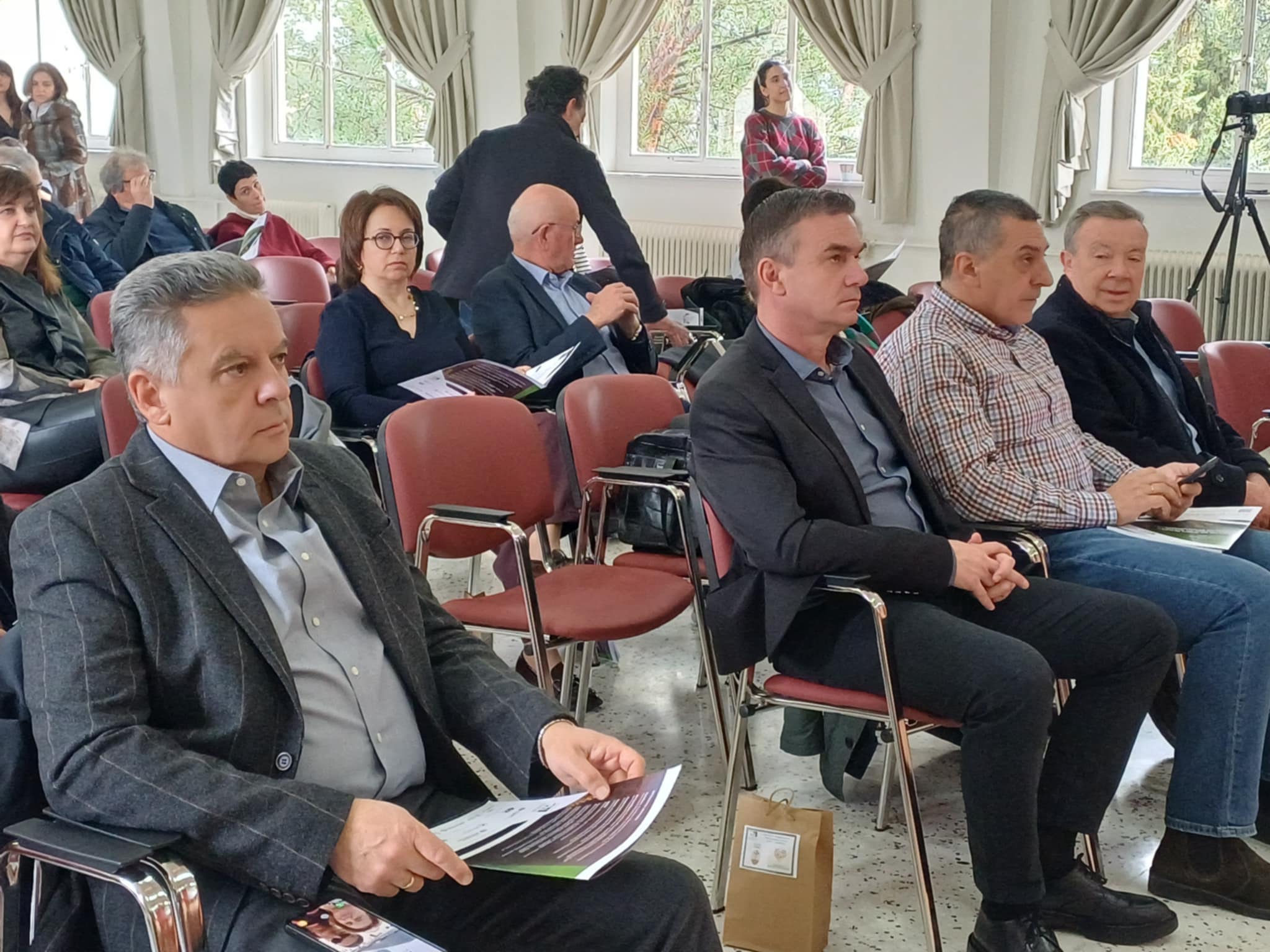 Οι γηγενείς ποικιλίες στο επίκεντρο εκδήλωσης στον ΕΛΓΟ Δήμητρα στη Λάρισα (ΦΩΤΟ)