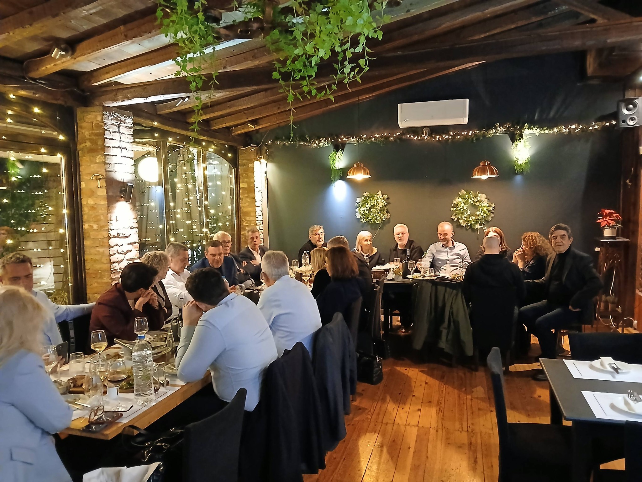 Σε γνωστό εστιατόριο στη Λάρισα δείπνησε ο Αλέξης Τσίπρας και σήμερα παρουσιάζει το βιβλίο του (ΦΩΤΟ)