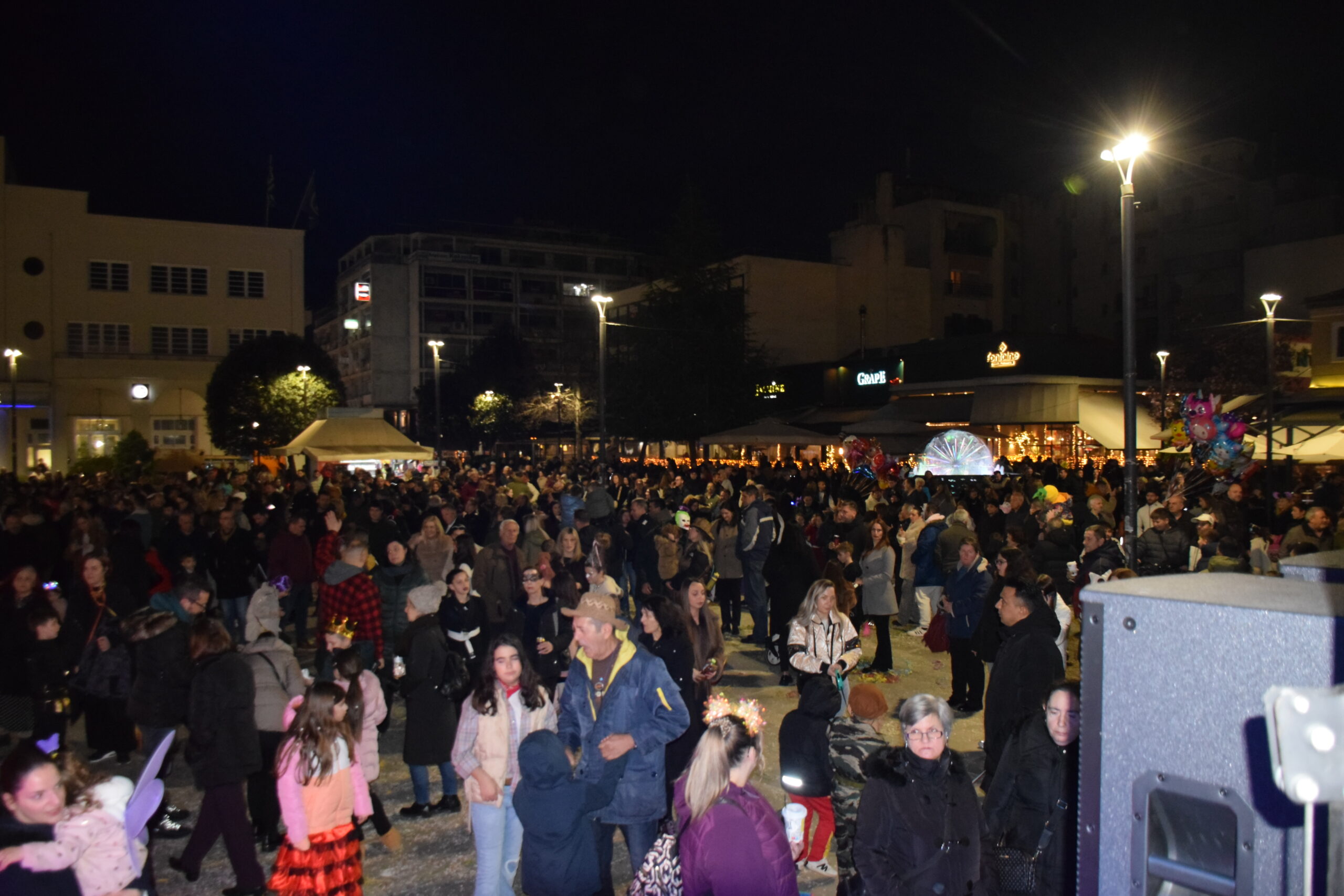 Με την καύση του Καρνάβαλου κορυφώθηκαν οι αποκριάτικες εκδηλώσεις του Δήμου Καρδίτσας