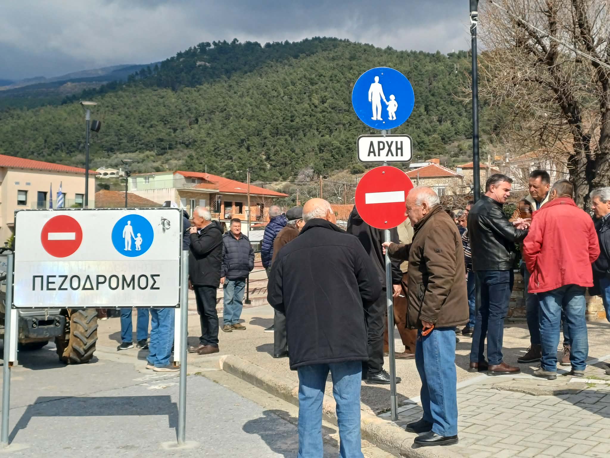 Πλημμύρισε τρακτερ η Αγιά για τα αχλάδια, τα κάστανα και τα μήλα (ΦΩΤΟ