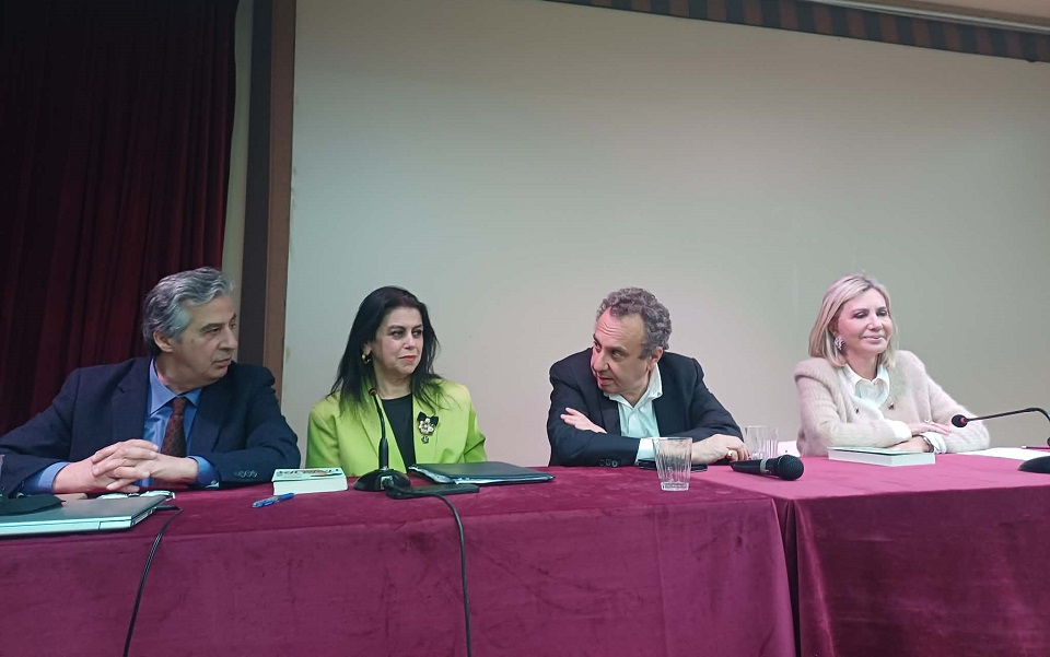 Παρουσιάστηκε το βιβλίο του Χρήστου Χωμενίδη “Πανδώρα” στη Λάρισα