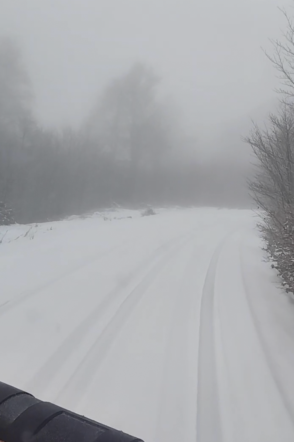 Mαρτιάτικο χιόνι στα μεγαλύτερα υψόμετρα των ορεινών του Ν. Καρδίτσας (ΦΩΤΟ)