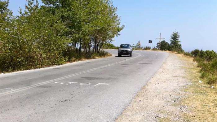 Το απόλυτο μυστήριο: Ο  ελληνικός δρόμος σπου τα αυτοκίνητα πάνε «κόντρα» στη βαρύτητα  (video)(video)