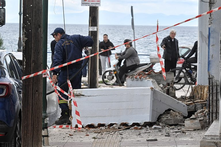 Κόρινθος: Συνελήφθη και ο μηχανικός για την κατάρρευση μπαλκονιού που σκότωσε 43χρονη – Άφαντη η ιδιοκτήτρια