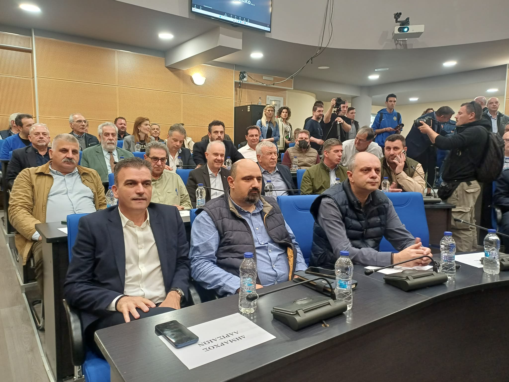 Σύσκεψη στην Περιφέρεια ενόψει αντιπυρικής περιόδου παρουσία του υπουργού Κλιματικής Κρίσης Ευαγγ. Τουρνά (ΦΩΤΟ)