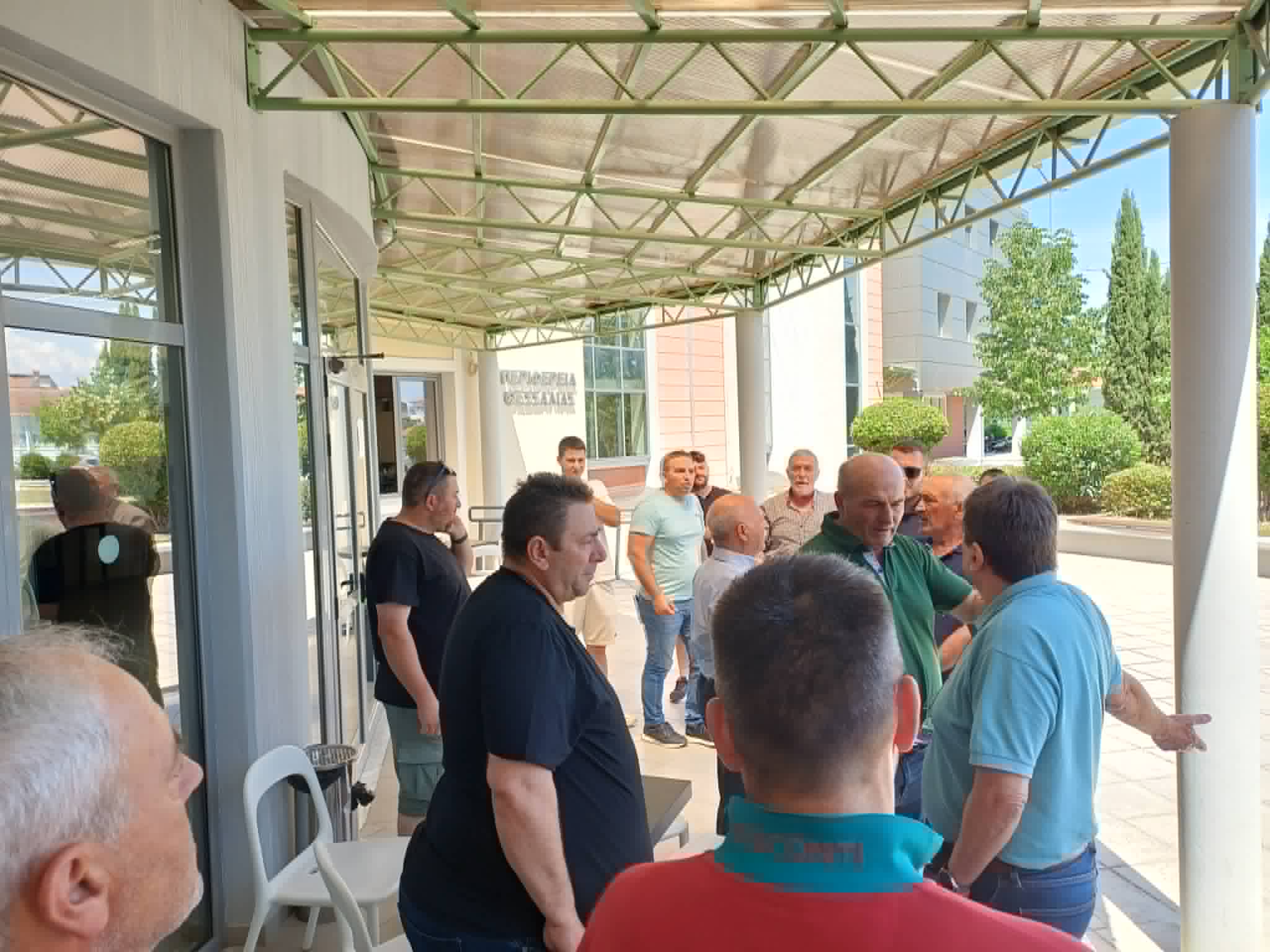 Οργή κτηνοτρόφων στην περιφερεια για την απαγόρευση μετακίνησης των κοπαδιών τους από το ΥπΑΑΤ (ΦΩΤΟ)