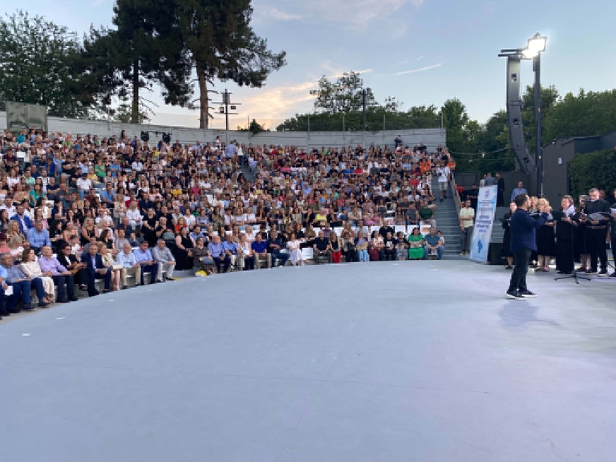 Πλήθος κόσμου στο μεγάλο αφιέρωμα στη λαογραφία στο Κηποθέατρο Αλκαζάρ (ΦΩΤΟ)