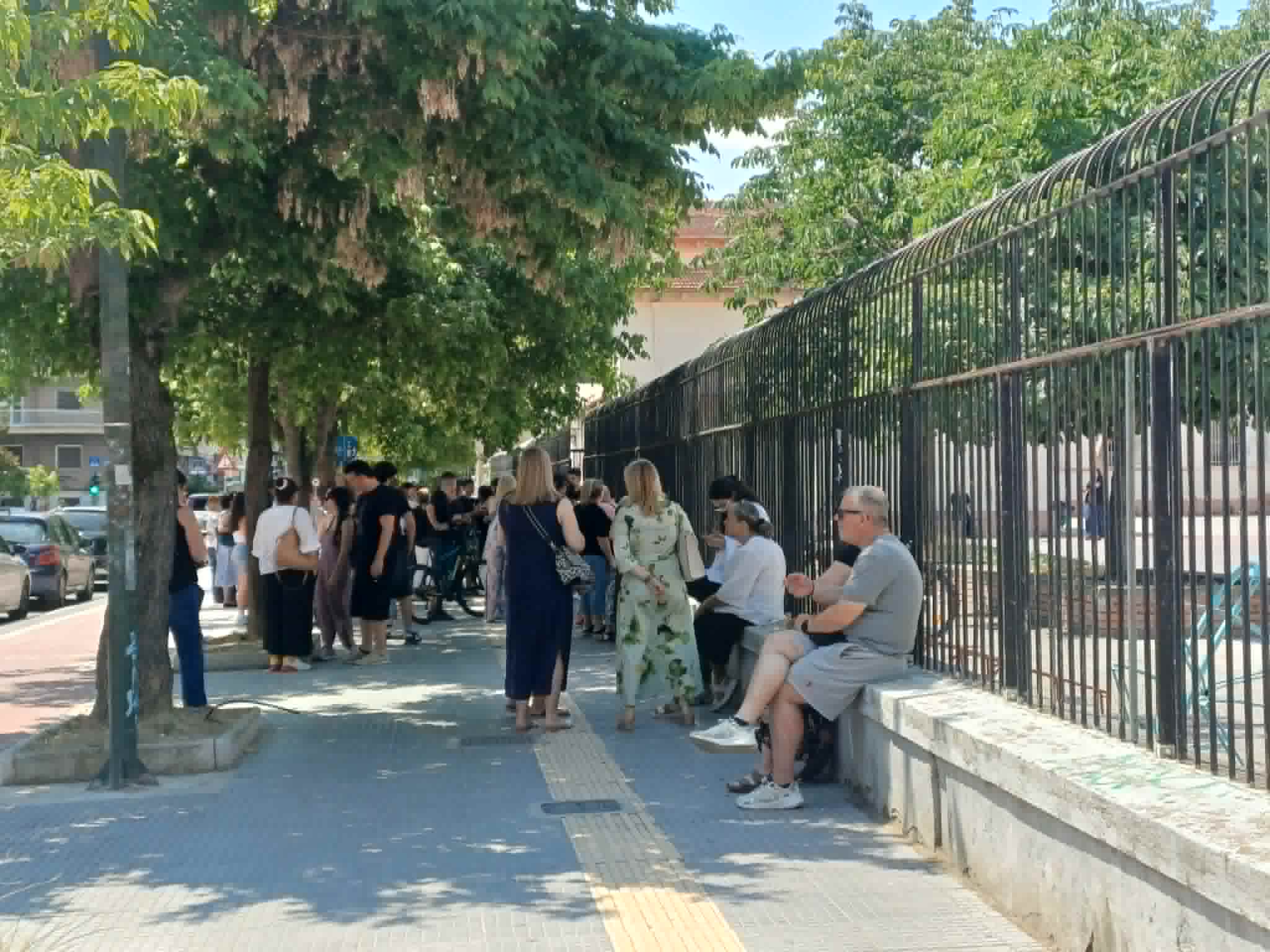 Φινάλε των εξετάσεων σήμερα για τα ΓΕΛ και ανακούφιση για τους υποψηφίους στη Λάρισα (ΦΩΤΟ)