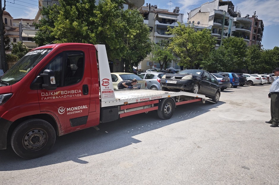 Δήμος Λαρισαίων: Νέα επιχείρηση απομάκρυνσης εγκαταλελειμμένων οχημάτων