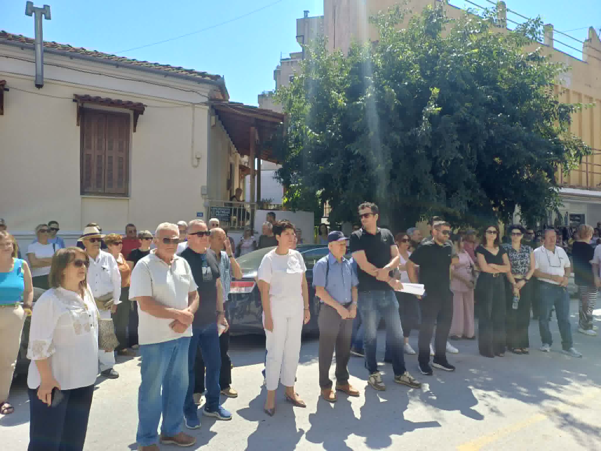 Μαζική κινητοποίηση στον Τύρναβο για το κλείσιμο των ΕΛΤΑ (ΦΩΤΟ - ΒΙΝΤΕΟ)