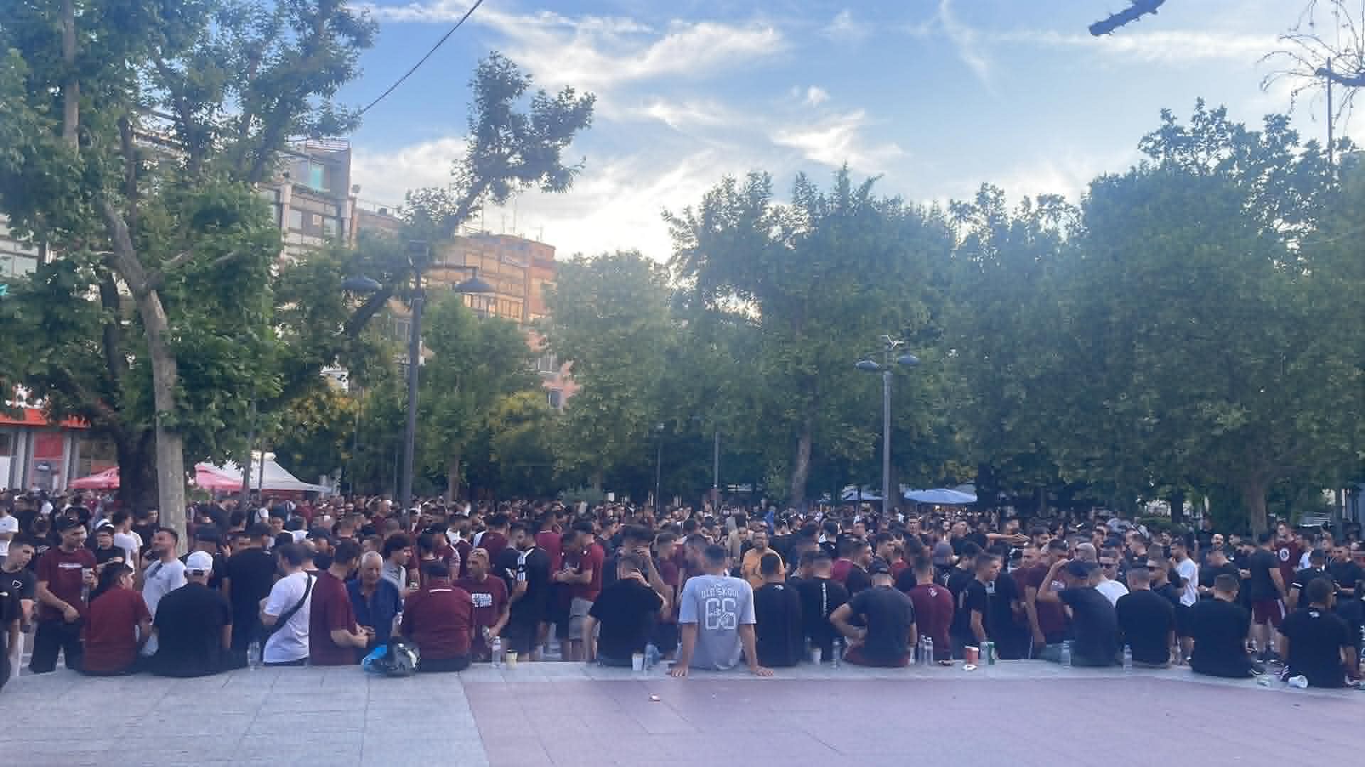 Οι φίλαθλοι της ΑΕΛ εκφράζουν την αγωνία τους για την τύχη της ομάδας σε μαζικό συλλαλητήριο (ΦΩΤΟ)