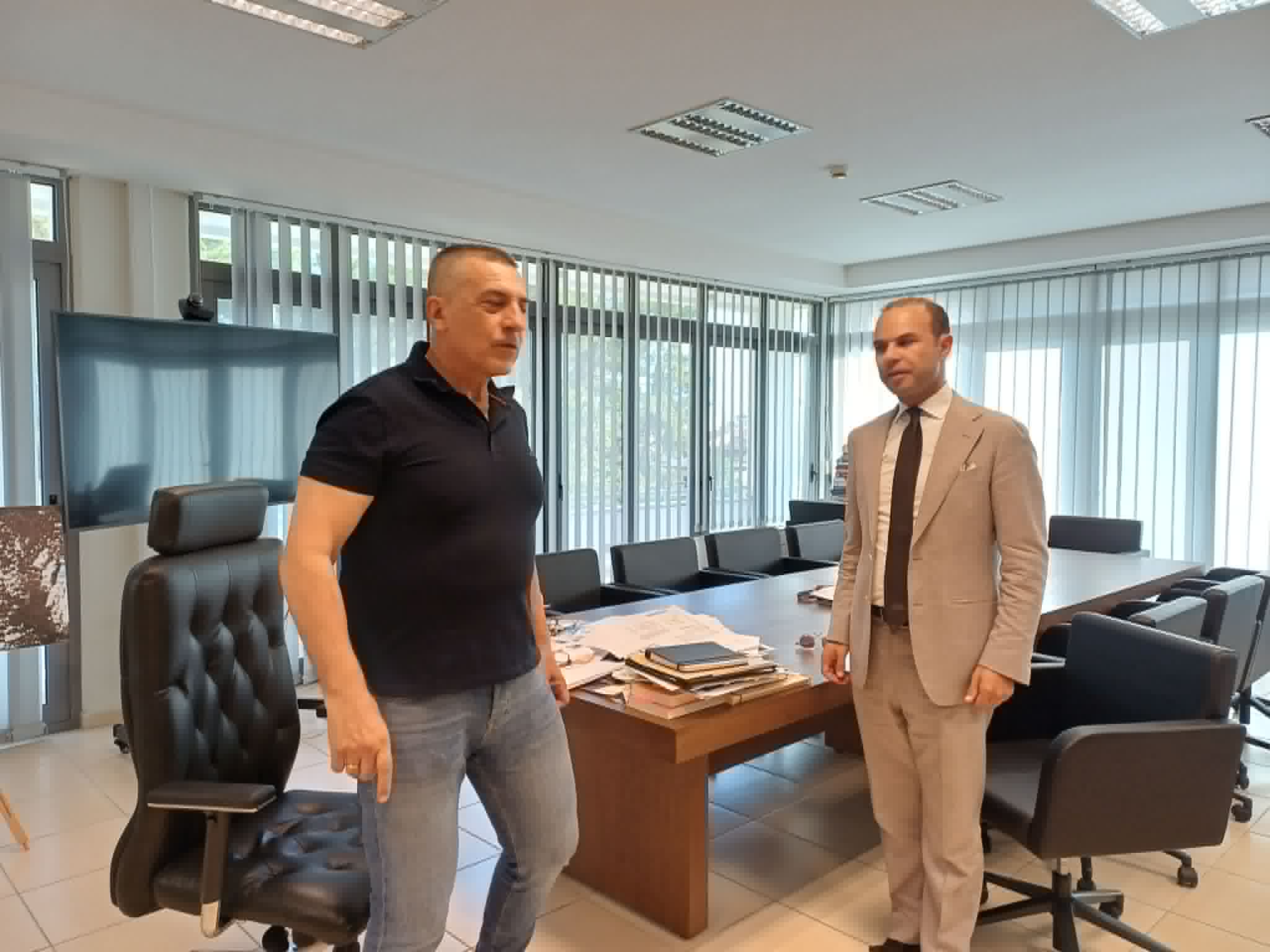 Επίσκεψη του νέου ιδιοκτήτη της ΠΑΕ ΑΕΛ Στ. Ζήση στον περιφερειάρχη Θεσσαλίας (φωτο+video)