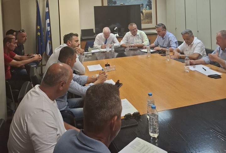 Στην Αθήνα δήμαρχος Τυρνάβου και περιφερειάρχης Θεσσαλίας με στελέχη αγροτικού κινήματος και συνεταιρισμών για χαλαζόπληκτους