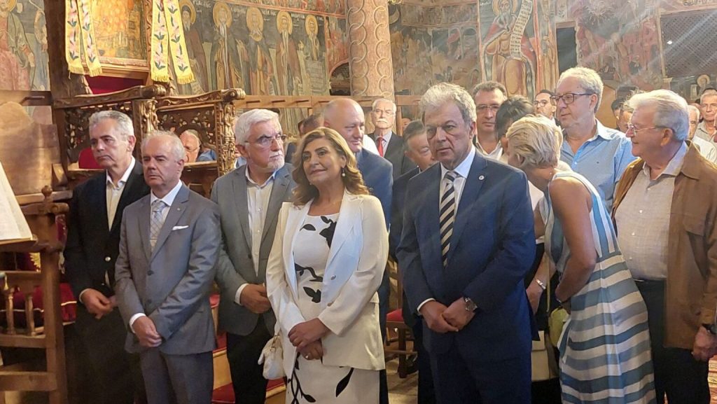 Σαμαρίνα: Ο «Τσιάτσιος» ένωσε και φέτος γενιές και παράδοση – Παρουσία των τοπικών αρχών στον εμβληματικό Τρανό Χορό