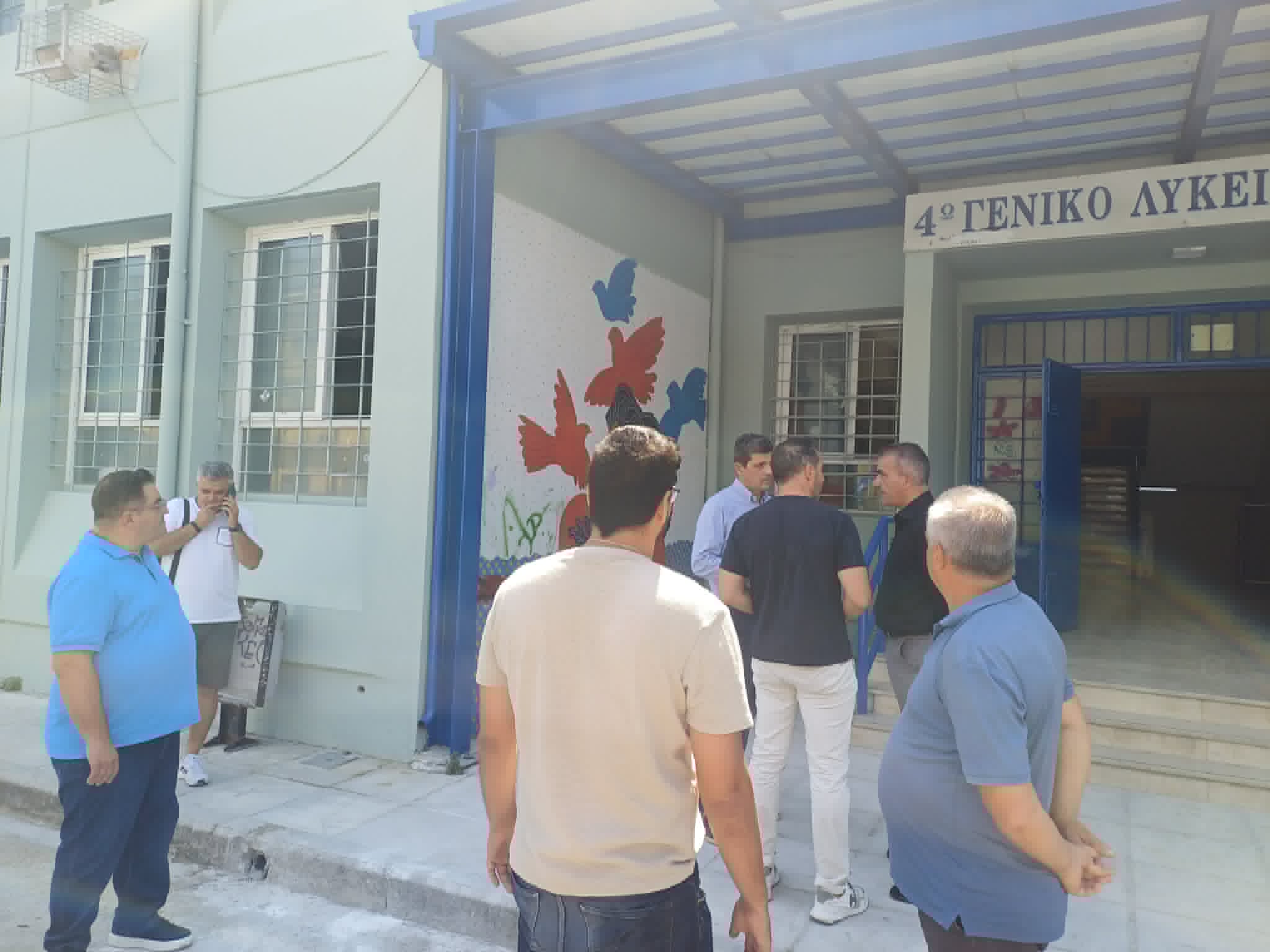 Στο 4ο Λύκειο σήμερα ο δήμαρχος Λαρισαίων επιθεώρησε εργασίες ανακατασεκυής (ΦΩΤΟ)