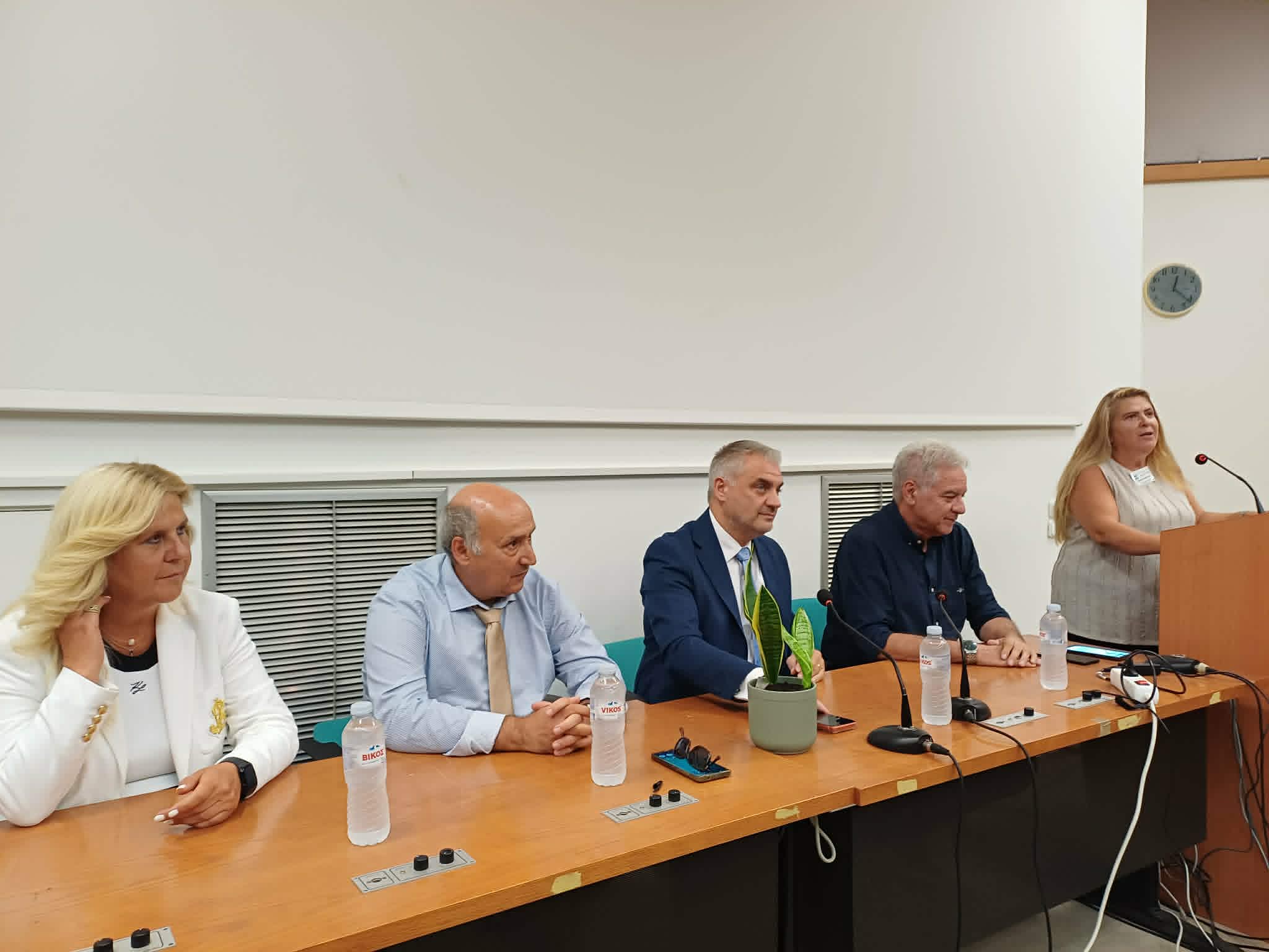 Απονομή τίτλων στους 83 ειδκιευόμενους νοσηλευτές στο Πανεπιστημιακό Λάρισας (ΦΩΤΟ)