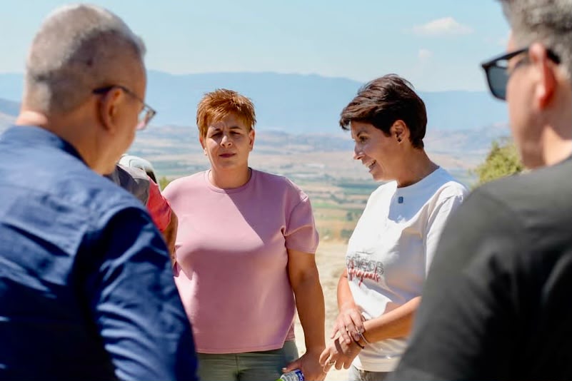 Αυτοψία της Μαρίας Γαλλιού  σε  έργα αγροτικής οδοποιίας στην Ελασσόνα
