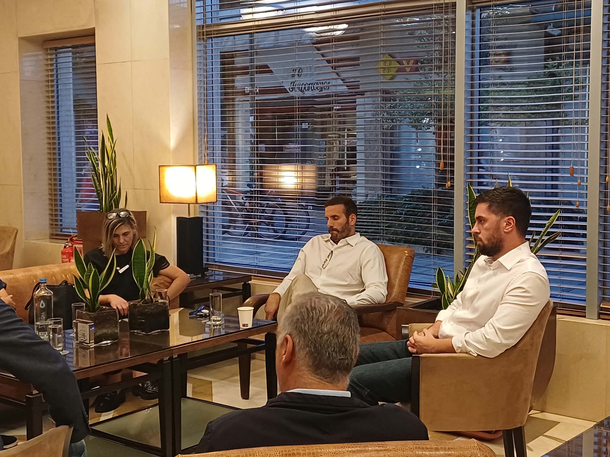 Στη Λάρισα η αντιπροσωπεία του Ευρωκοινοβουλίου – Συνάντηση με συγγενείς των θυμάτων των Τεμπών (ΦΩΤΟ)