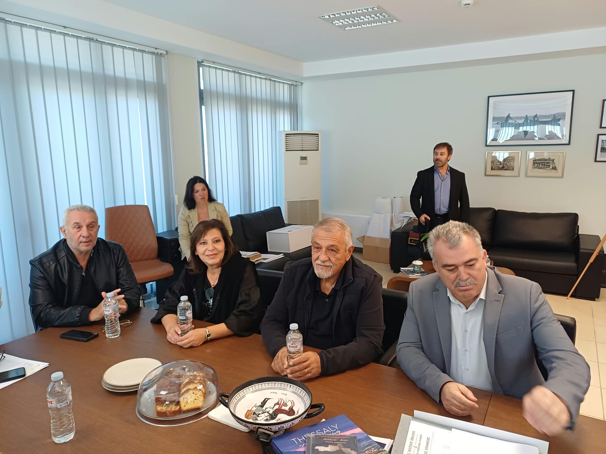 Στη Λάρισα κλιμάκιο του ΠΑΣΟΚ – Συνάντηση με τον Δημήτρη Κουρέτα (ΦΩΤΟ)