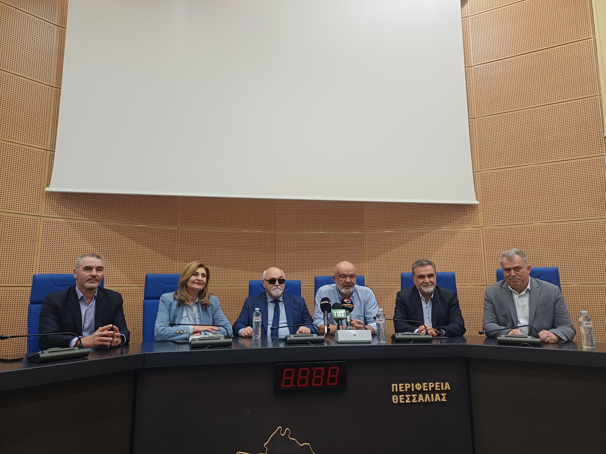 Κλιμάκιο ΠΑΣΟΚ από τη Λάρισα: «Είμαστε στην αρχή μιας πολύ δύσκολης περιόδου» (ΦΩΤΟ)
