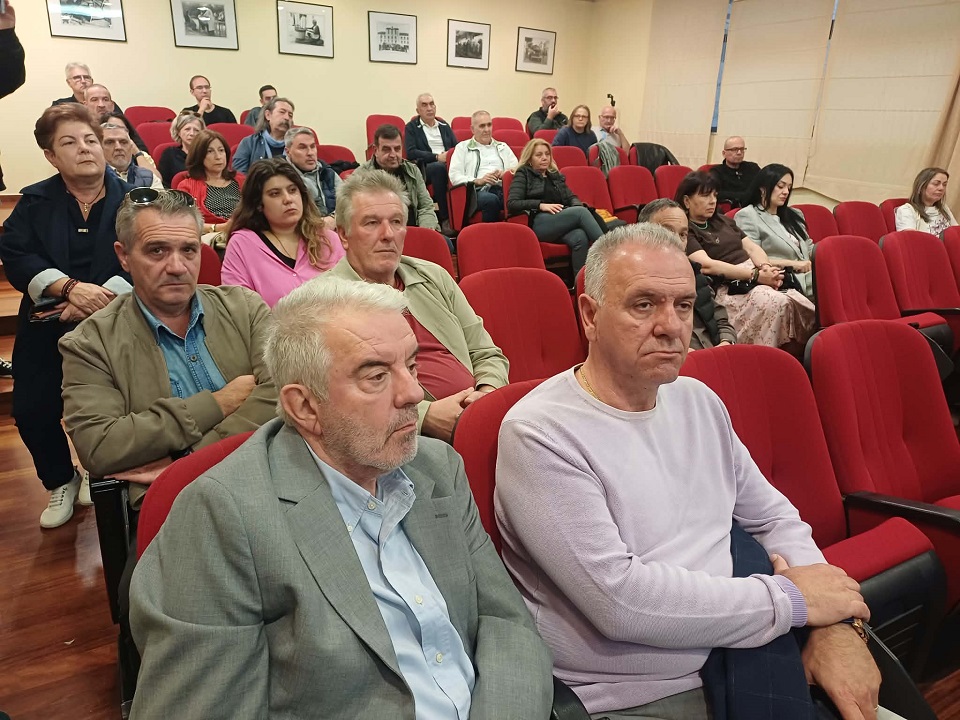 Περιφερειακή σύσκεψη ΑΔΕΔΥ: Στο επίκεντρο οι μισθοί, τα εργασιακά δικαιώματα και οι επόμενες κινητοποιήσεις (ΦΩΤΟ)