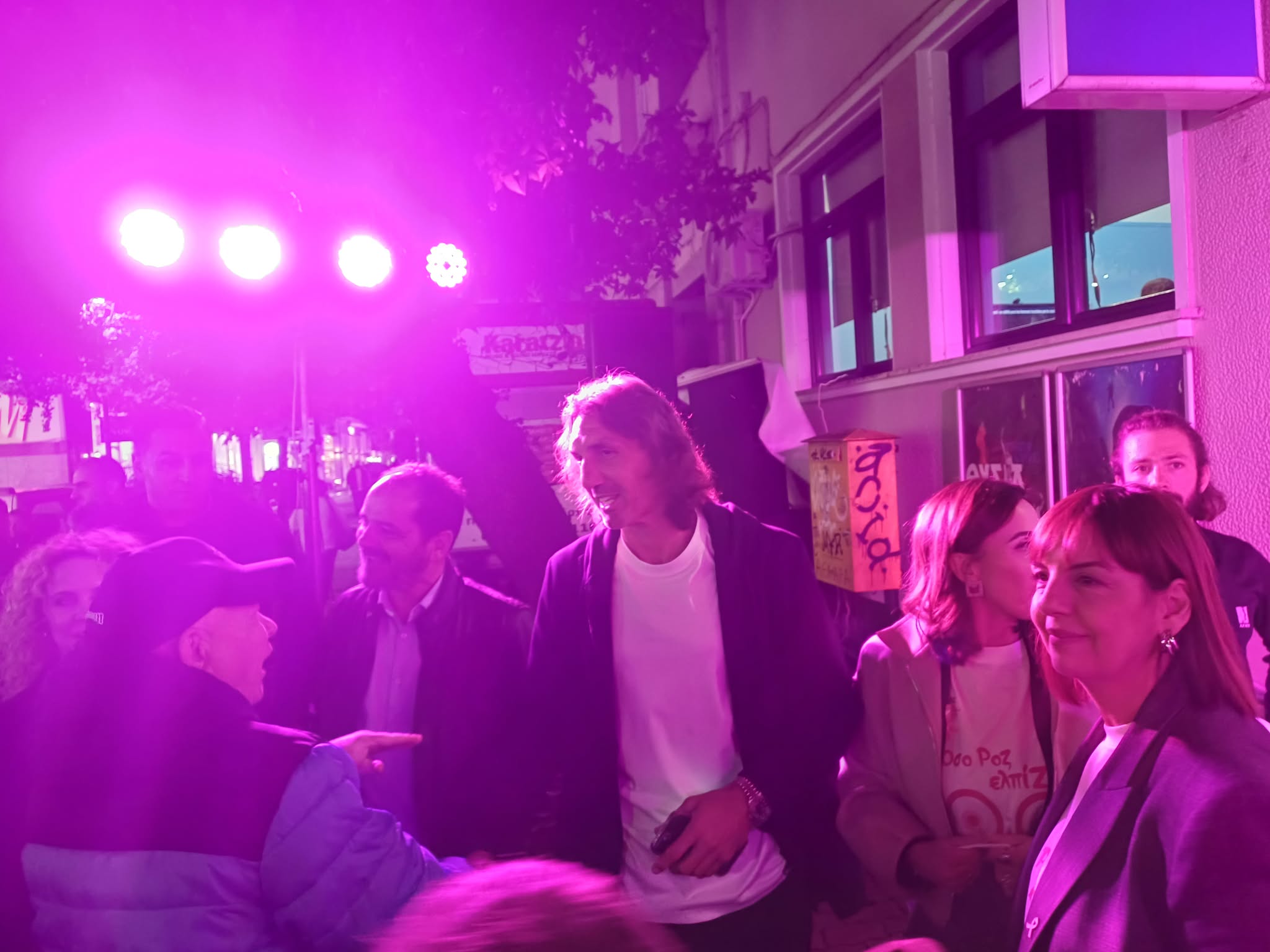 «Όσο ΡΟΖ ελπίΖΩ» | Η Λάρισα φοράει ξανά ροζ και ενώνει τη φωνή της απέναντι στον καρκίνο του μαστού (ΦΩΤΟ)