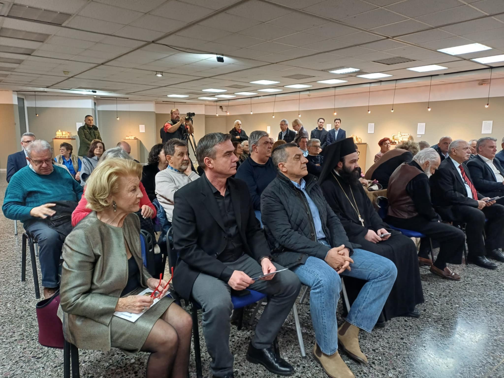 Εγκαινιάστηκε η έκθεση «Άγιον Όρος και Μετέωρα  στο Χατζηγιάννειο Λάρισας (ΦΩΤΟ)