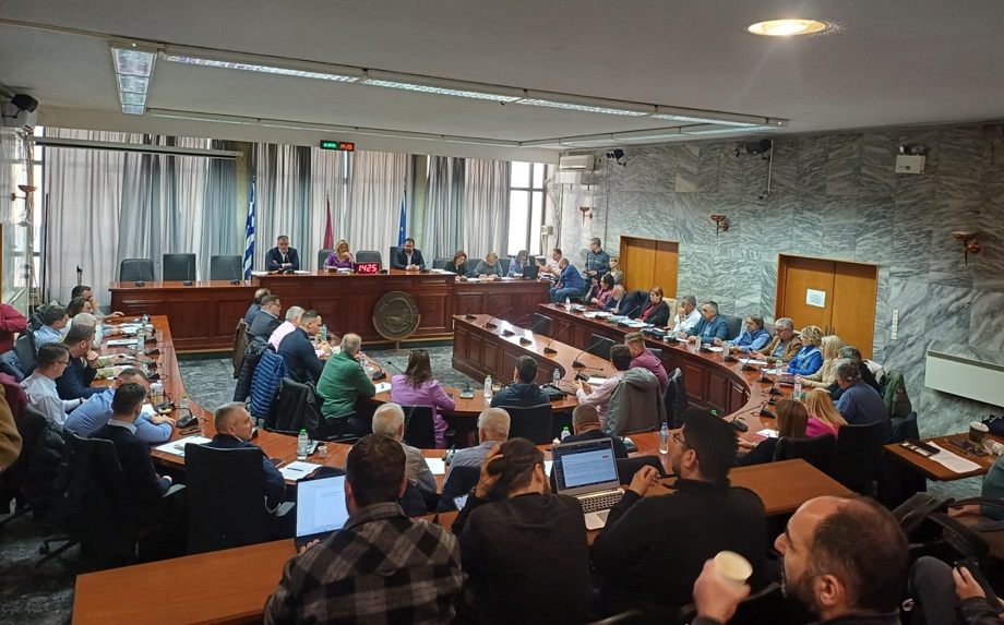 Διαπαραταξιακή Επιτροπή για την προώθηση των Λαρισαίων καλλιτεχνών η πρόταση Μαμάκου για Θεσσαλικό Θέατρο