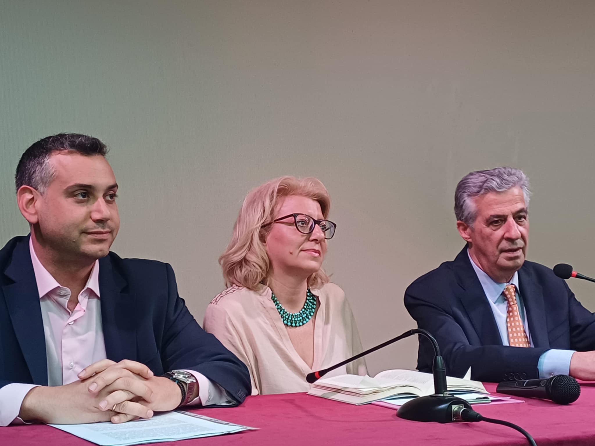 Παρουσιάστηκε το βιβλίο του Βασίλη Μίχου με τίτλο «ΕΥΡΩΠΗ RESTART – Προκλήσεις και Προοπτικές μιας κουρασμένης Ηπείρου»