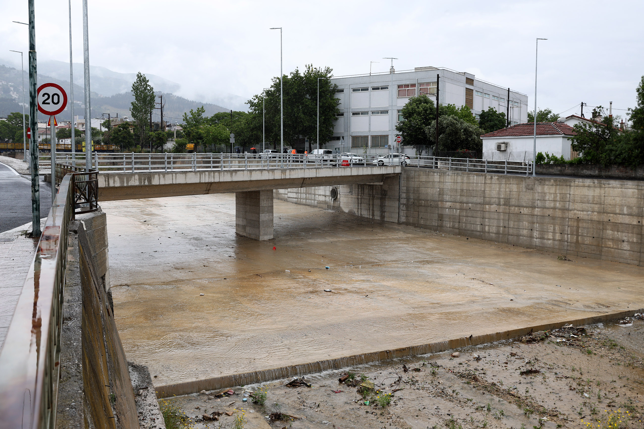 Ολοκληρώθηκε η κατασκευή της γέφυρας επί του χειμάρρου Κραυσίδωνα (ΦΩΤΟ)