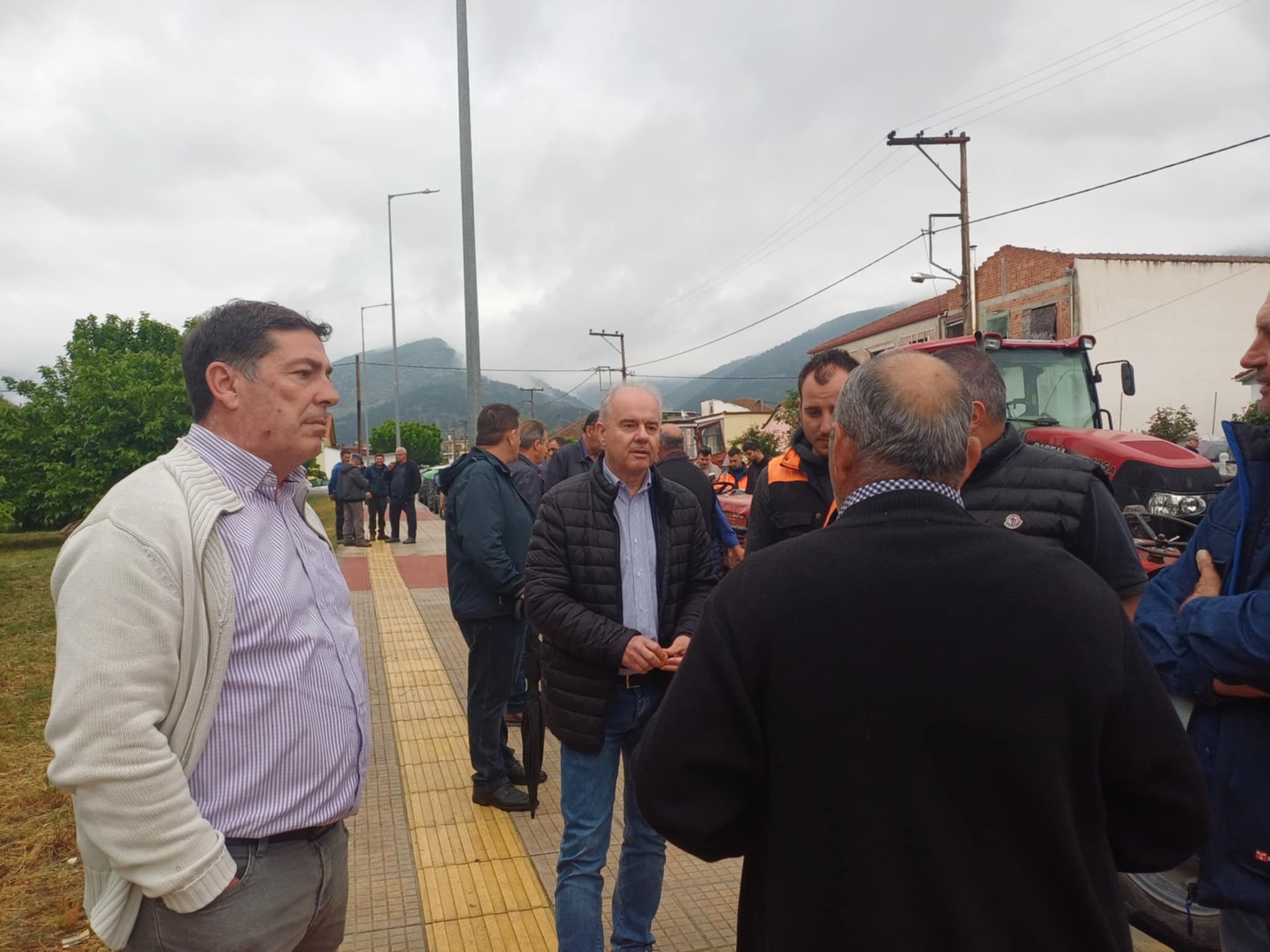 Αμυγδαλοπαραγωγοί καλούν το υπουργείο «να δώσει άμεσα λύσεις στην αδικία, τον διαχωρισμό και τους αγρότες δύο ταχυτήτων».