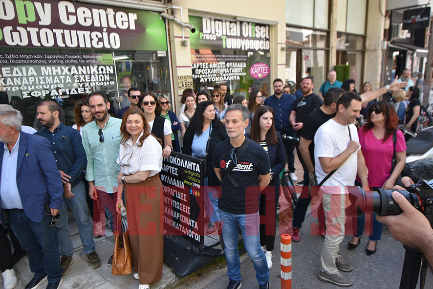 «Όχι στην κεντρικοποίηση - υποβάθμιση των υπηρεσιών της ΔΟΥ Καρδίτσας» (φωτο - βίντεο)