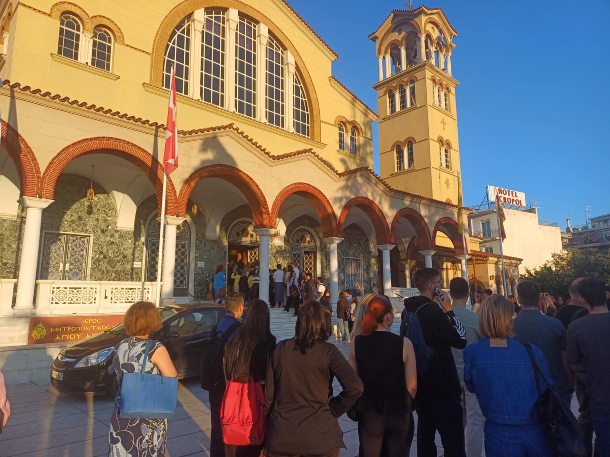 Δεκάδες υποψήφιοι στον Άγιο Αχίλλιο παρακολούθησαν την Παράκληση για  επιτυχία  στις Πανελλαδικές (ΦΩΤΟ+video)