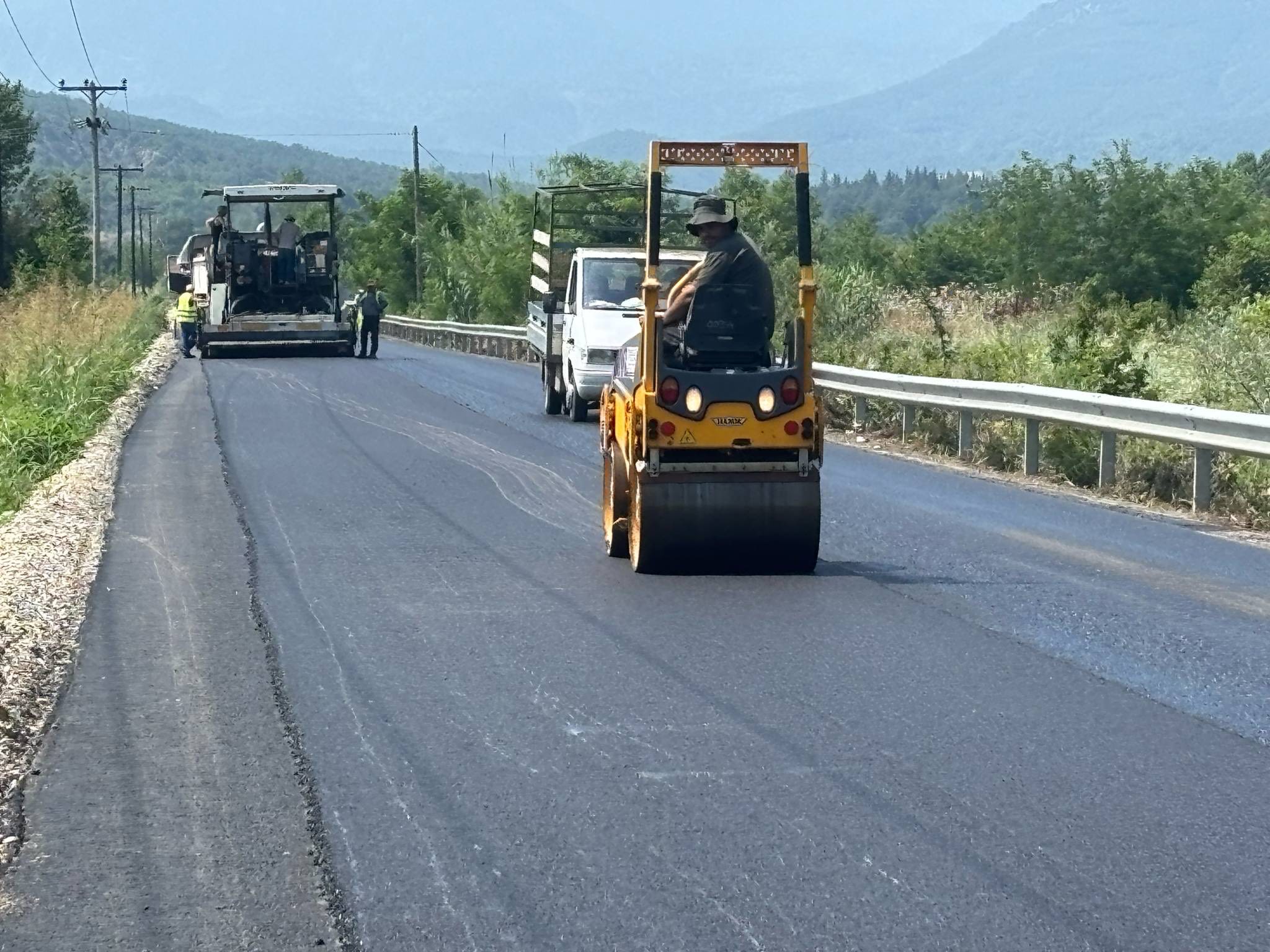 Σε εξέλιξη οι εργασίες αποκατάστασης στο Επαρχιακό Οδικό Δίκτυο Καρδίτσας