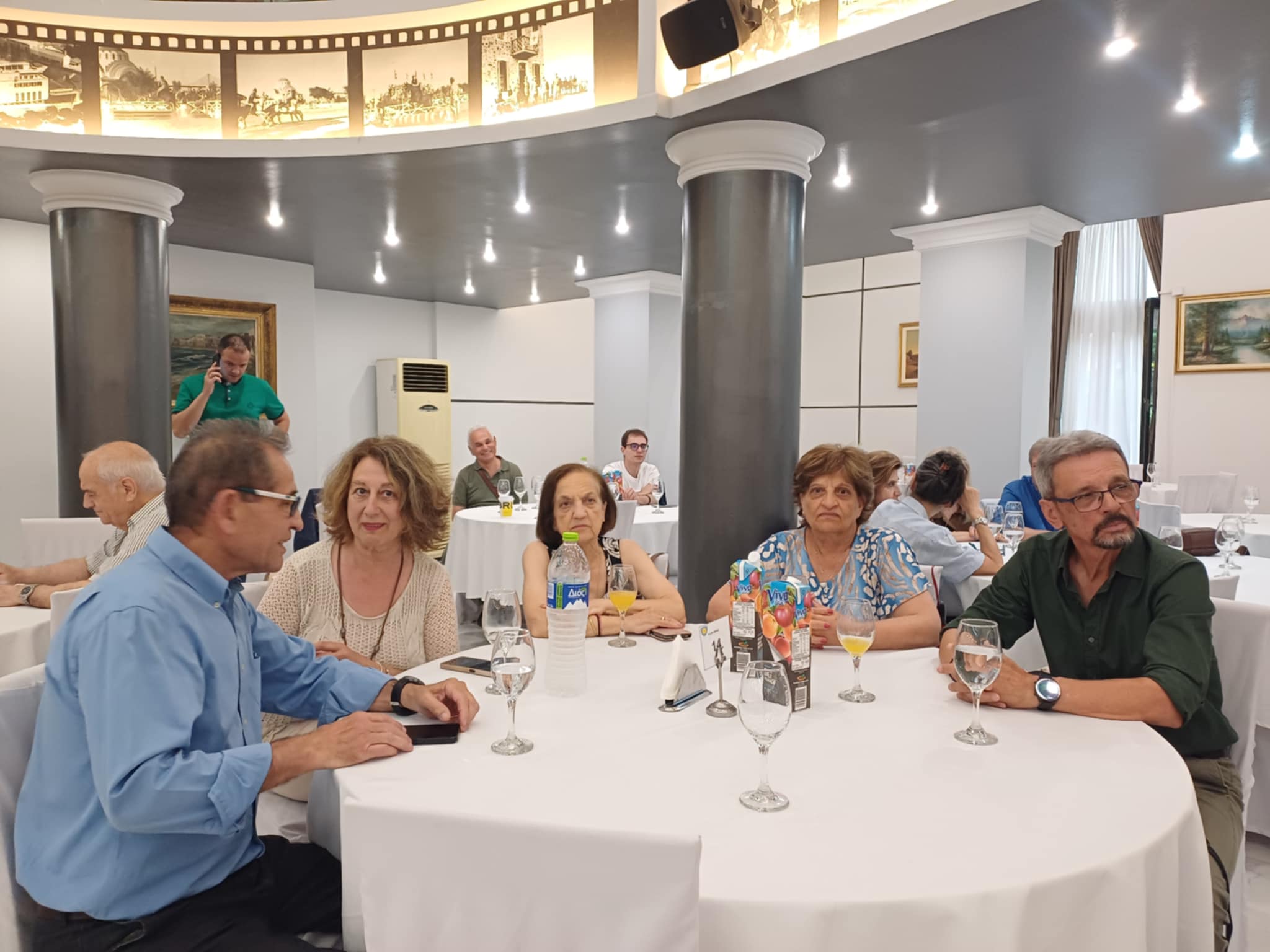 Φίλης από Λάρισα: Κύμα Ιρανών προσφύγων στην Ελλάδα, πλήγματα σε αμαρικανικές βάσεις στη χώρα και αύξηση τιμών πετρελαίου (