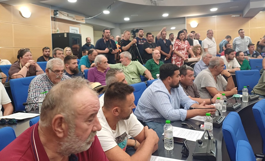 Έγγραφο στο ΥΠΑΑΤ μέχρι την Πέμπτη και πανελλαδικό συλλαλητήριο κτηνοτρόφων στο Μαξίμου (ΦΩΤΟ)