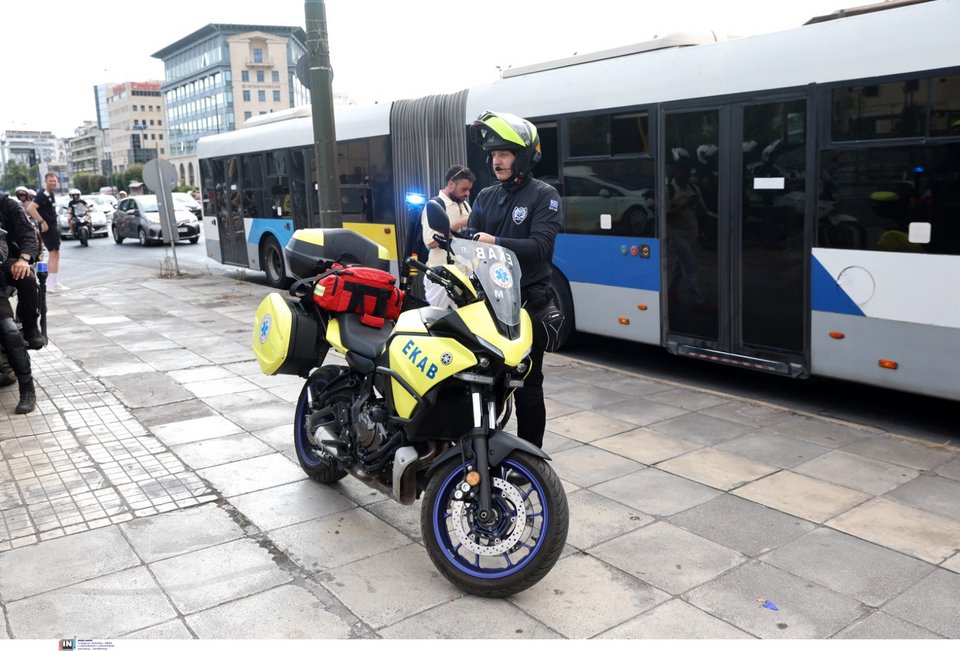 Σύγκρουση λεωφορείου με ΙΧ στη Συγγρού -6 τραυματίες, ανάμεσά τους ένα παιδί