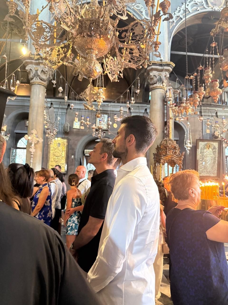 Στην Παναγιά της Τήνου Μητσοτάκης και Τζόκοβιτς -Προσκύνησαν την εικόνα της Μεγαλόχαρης