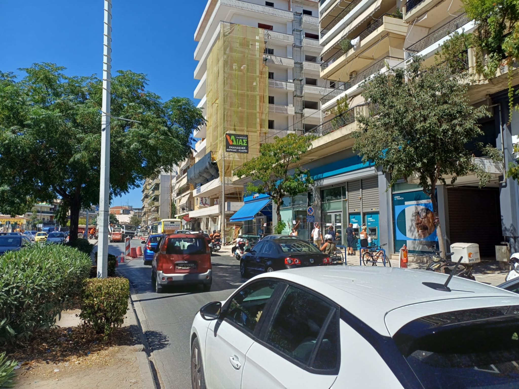 Απίστευτη ταλαιπωρία στην Ηρώων Πολυτεχνείου- τεράστιες ουρές και μποτιλιάρισμα λόγω έργων (ΦΩΤΟ)