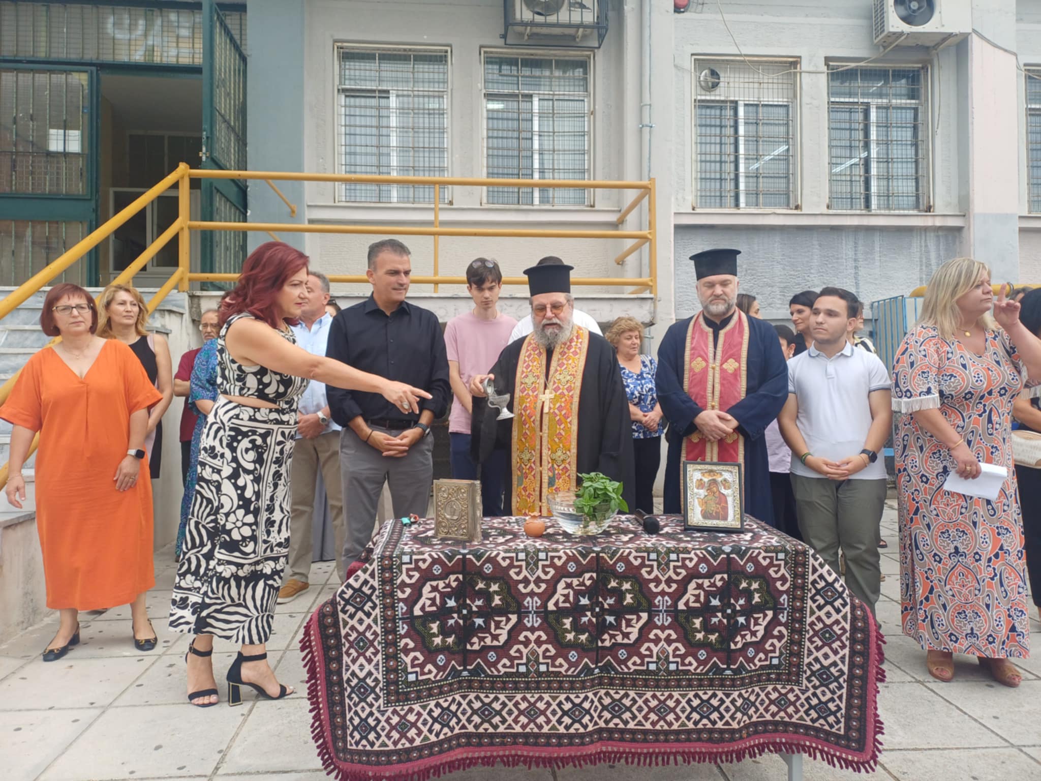 Στον αγιασμό στο 11ο Λύκειο στη νέα Σμύρνη ο δήμαρχος Λαρισαίων Θανάσης Μάμάκος (ΦΩΤΟ+video)